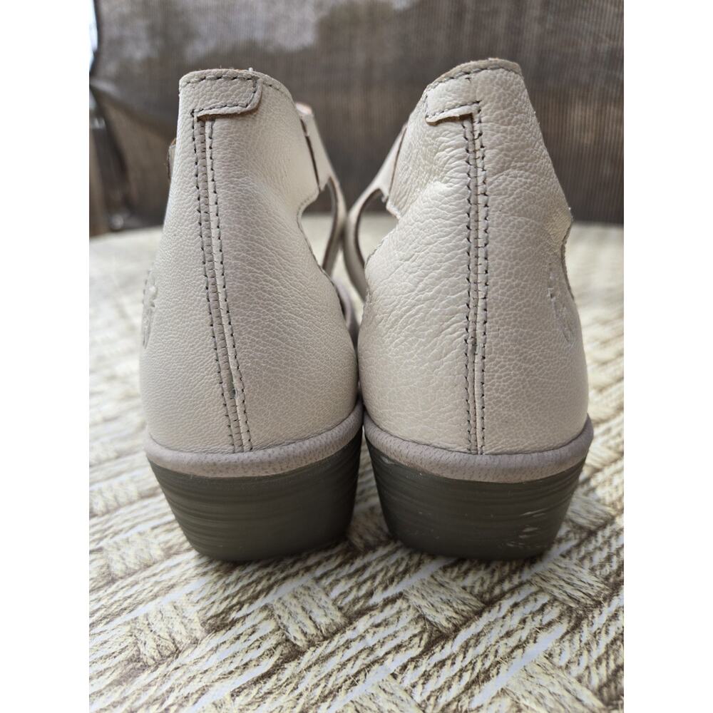 Fly London Piat Light Taupe Leather Mary Jane Wedge Shoes 39 US 8 8.5 - Picture 4 of 11